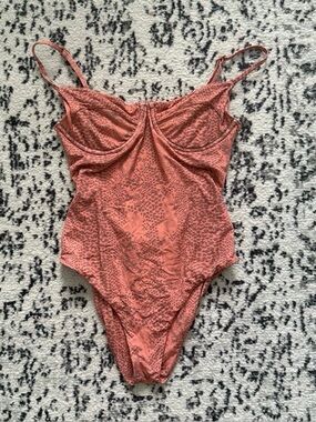 ISO!! Medium or large acacia